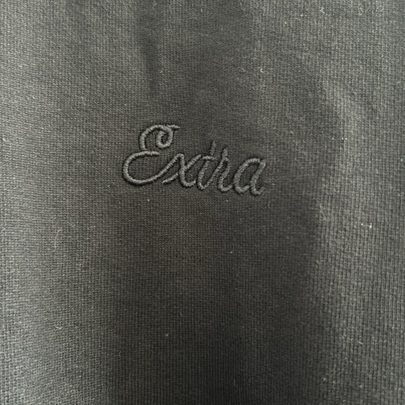 Chipotle black sweater “extra” size XL - Picture 2 of 4
